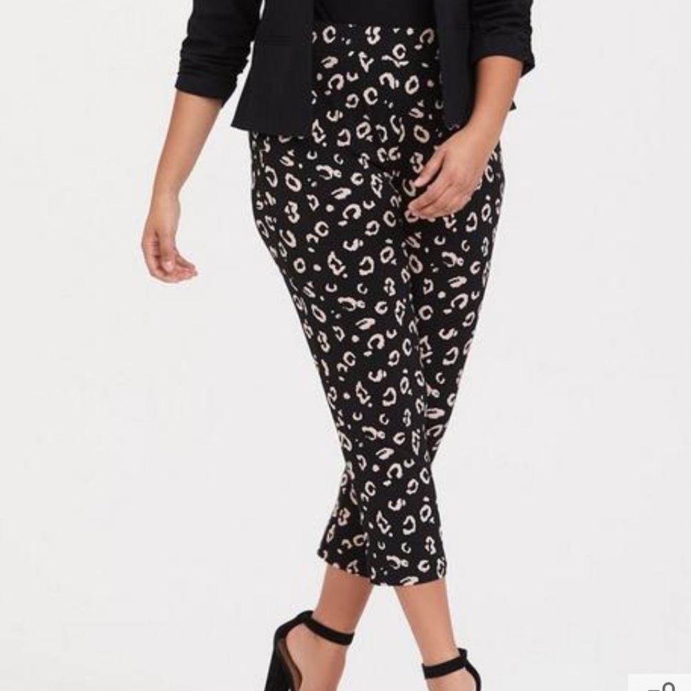 torrid Black Leopard Print Cropped Pants